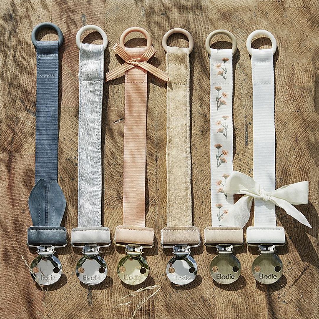 pacifier-clips-ss21-elodie-details-lifestyle-1000px.jpg