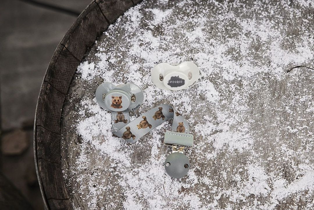 aw22-winter-on-the-prairie-wooden-pacifier-clip-billy-the-bear-pacifier-billy-the-bear-tidemark-drops-1.jpg